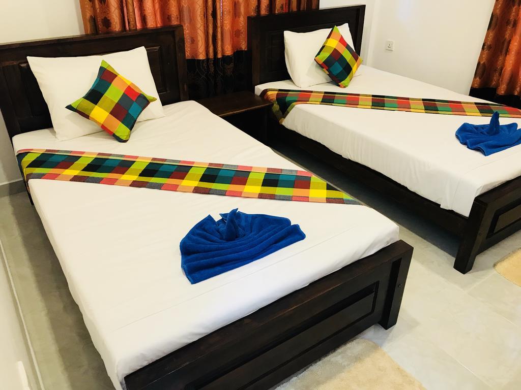 אנוראדפורה Pearl House Resort חדר תמונה